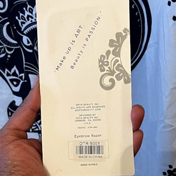 3 PC Eyebrow Razors - Picture 2 of 3